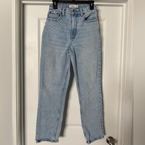 Abercrombie & Fitch The 90’s Straight Ultra High-Rise Curve Love size 27/4r